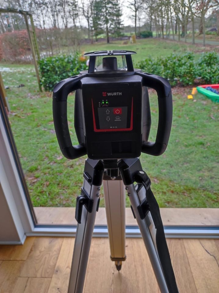 Rotationslaser Würth auf Stativ
